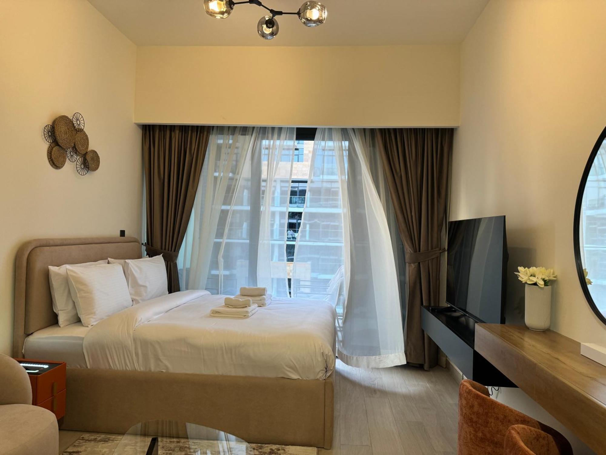 Ashri Hh, Standard In Riviera * Dubaï