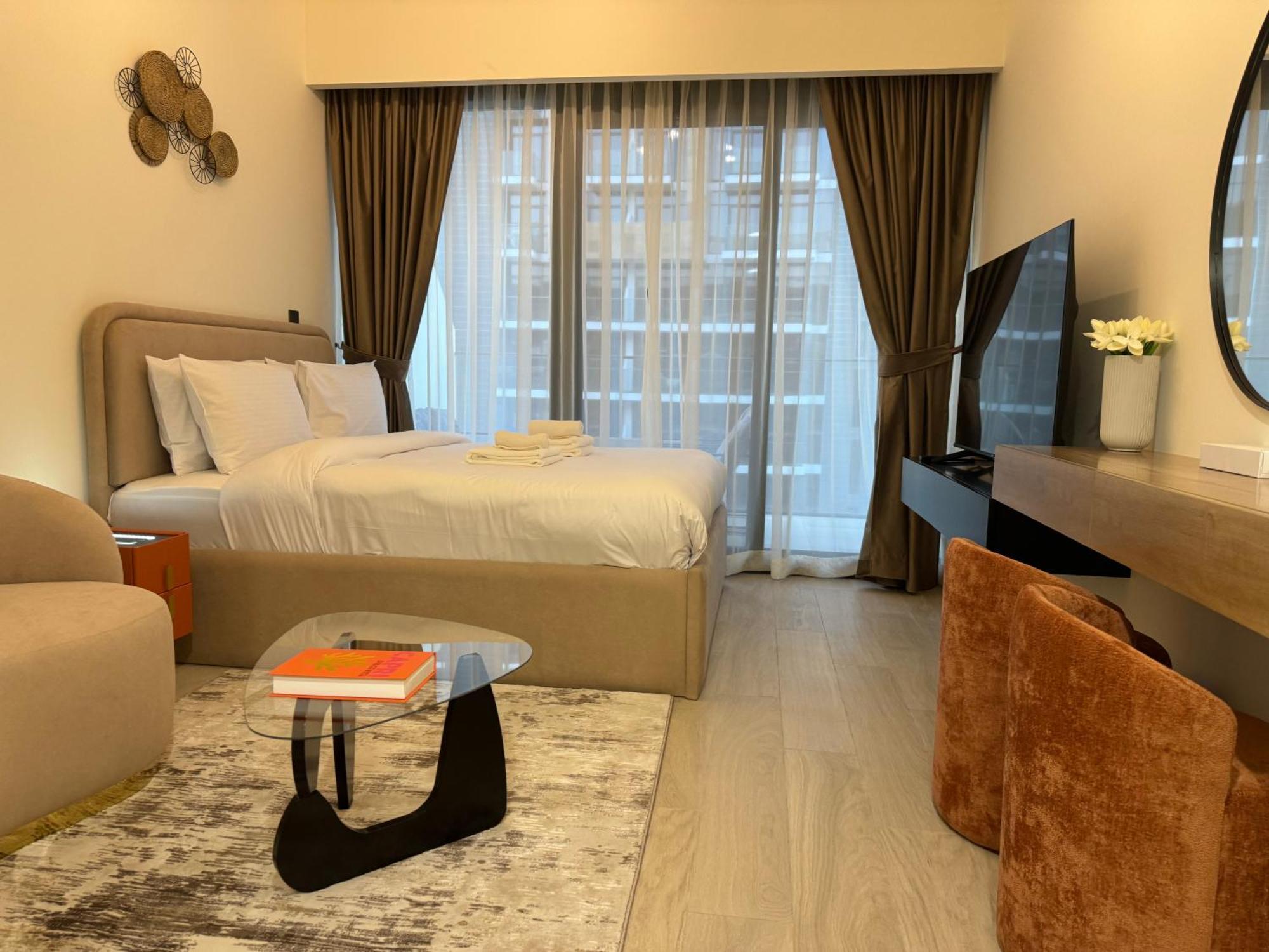 Ashri Hh, Standard In Riviera * Dubaï